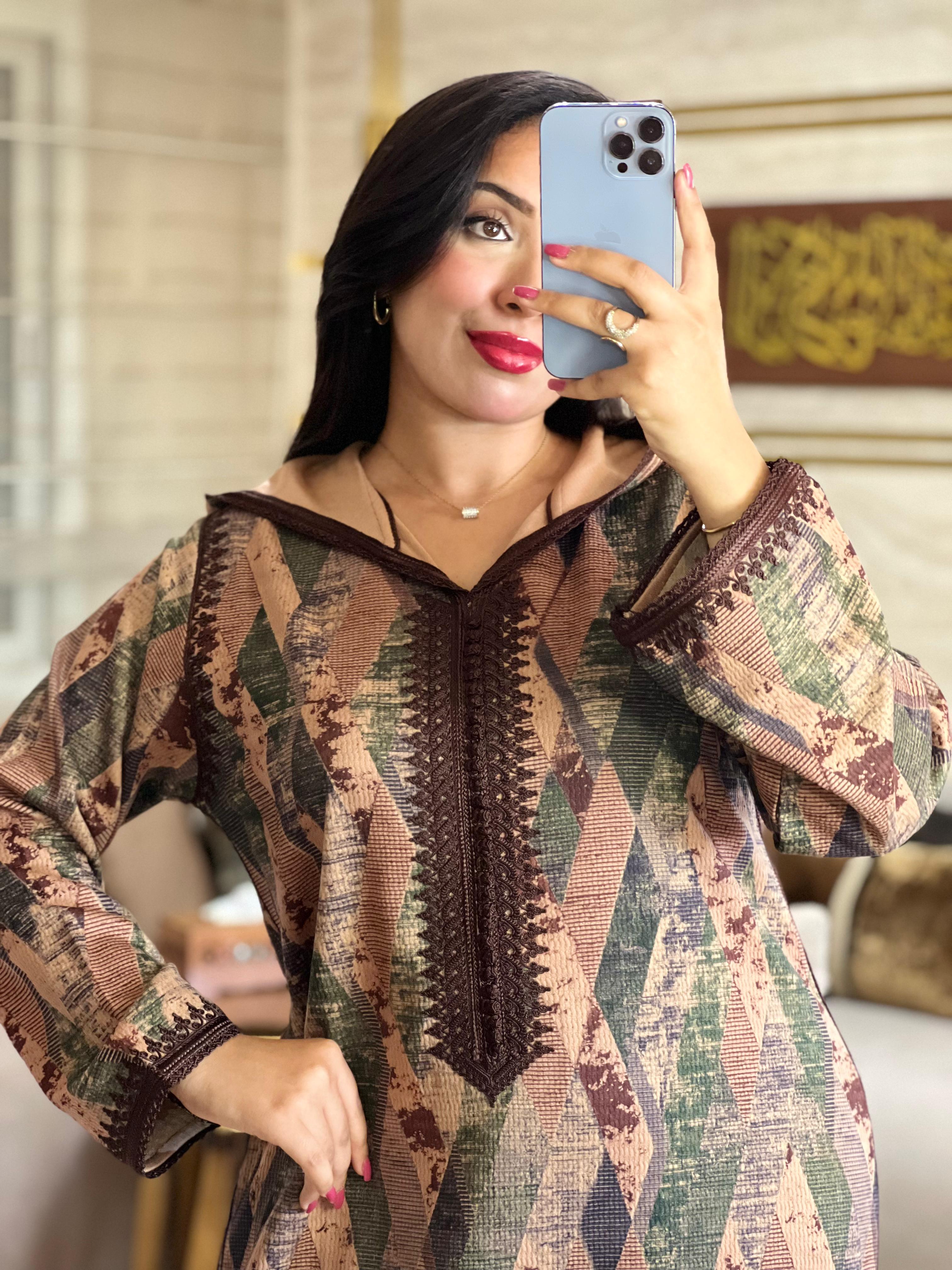 جلابة من صوف مستورد بتصميم عصري وأنيق 🖤