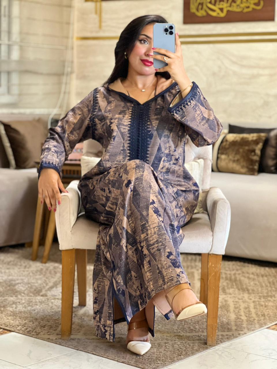 جلابة من صوف مستورد بتصميم عصري وأنيق 🖤