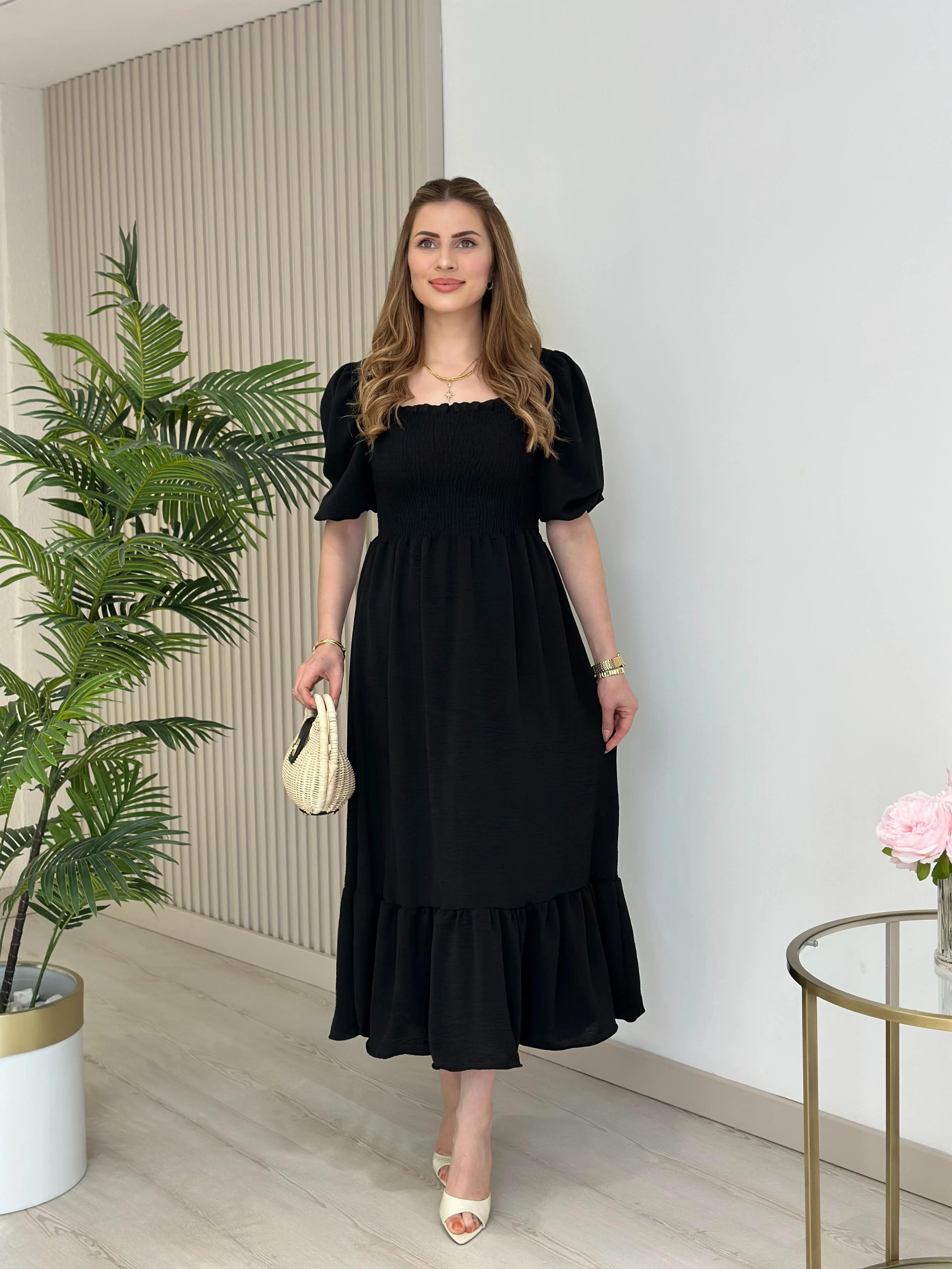 Summer Light. Autumn Chic. ☀️🍂 One dress, endless elegance