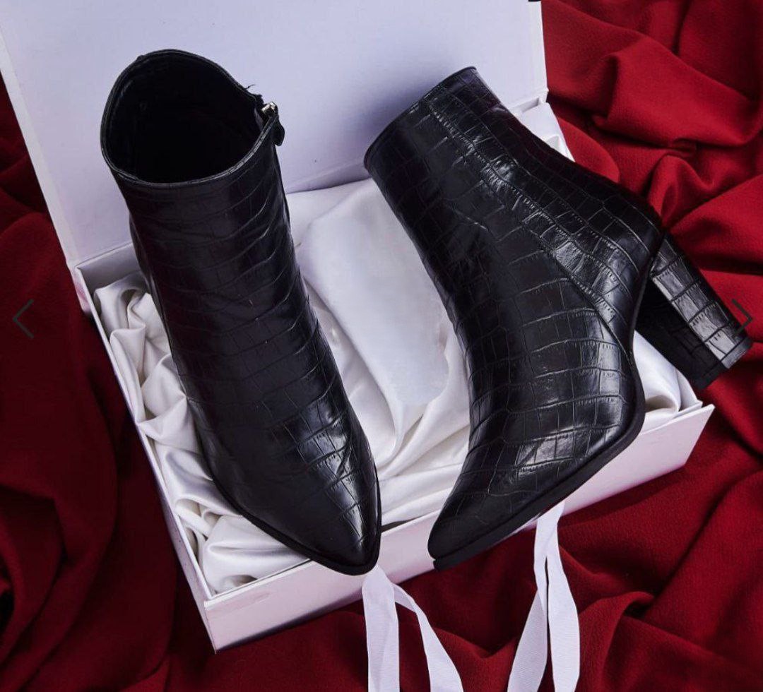 بوط كروكو أنيق بكعب عالي