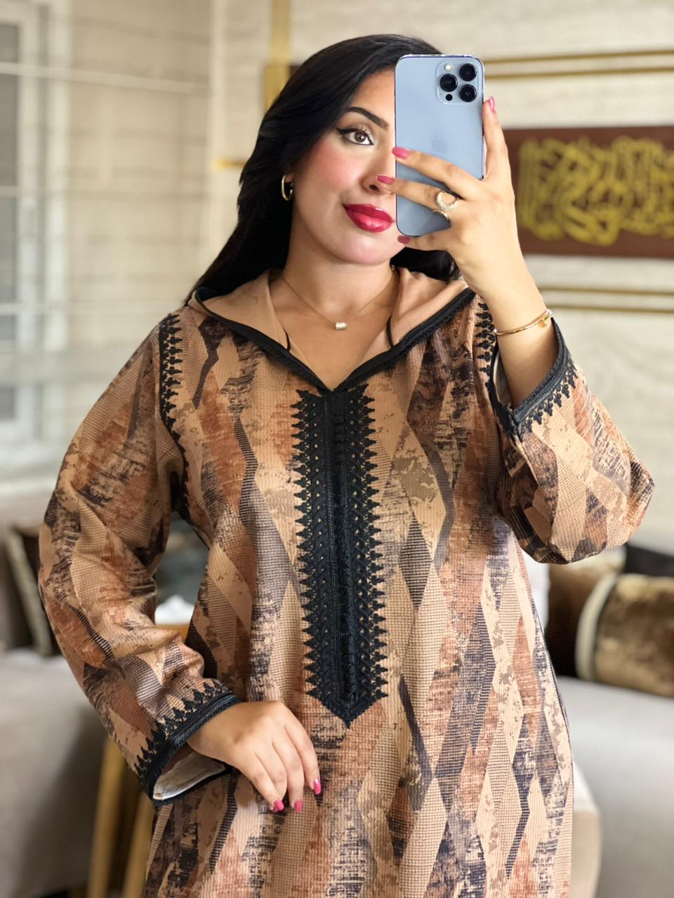 جلابة من صوف مستورد بتصميم عصري وأنيق 🖤