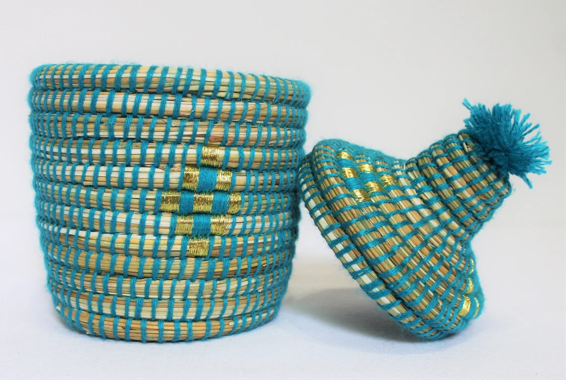 Moroccan baskets, straw moroccan Baskets,handmade moroccan baskets, Vintage berber basket,storage,African Moroccan,straw,wool,rattan