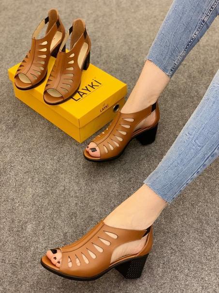 Sandales a talons cour pour femme en cuir couleur marron