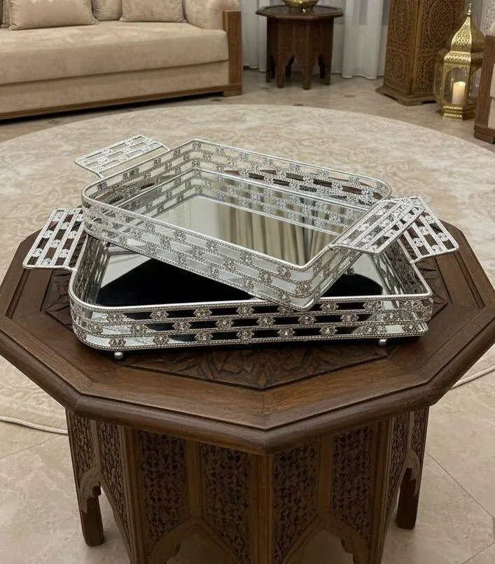 بلاطو راقي بالمرايا  لتقديم جلسة شاي مغربية او تقديم الحلويات