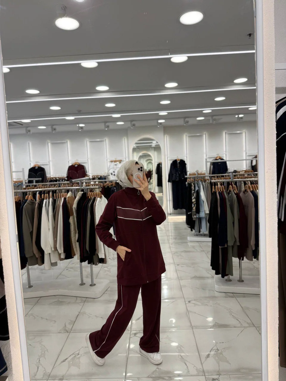 طقم نسائي محتشم أنيق