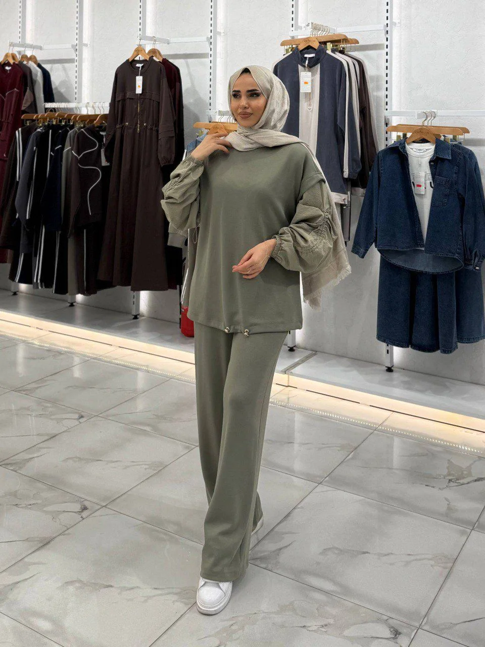 طقم أناقة مخملي محتشم – لون خمري