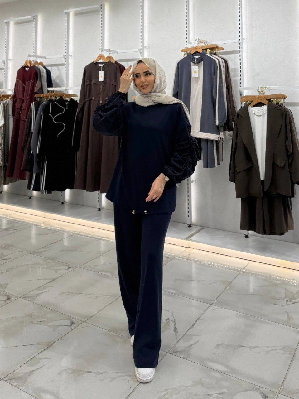 طقم أناقة مخملي محتشم – لون خمري