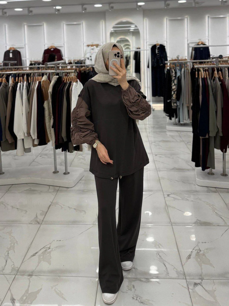 طقم أناقة مخملي محتشم – لون خمري