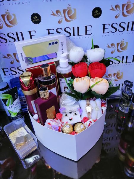 "علبة هدايا "  حب وسعادة