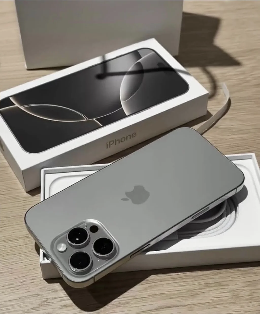 IPHONE 16 PRO MAX