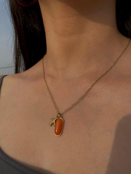 Take me home - Collier placiore avec pendentif avion et pierre orange