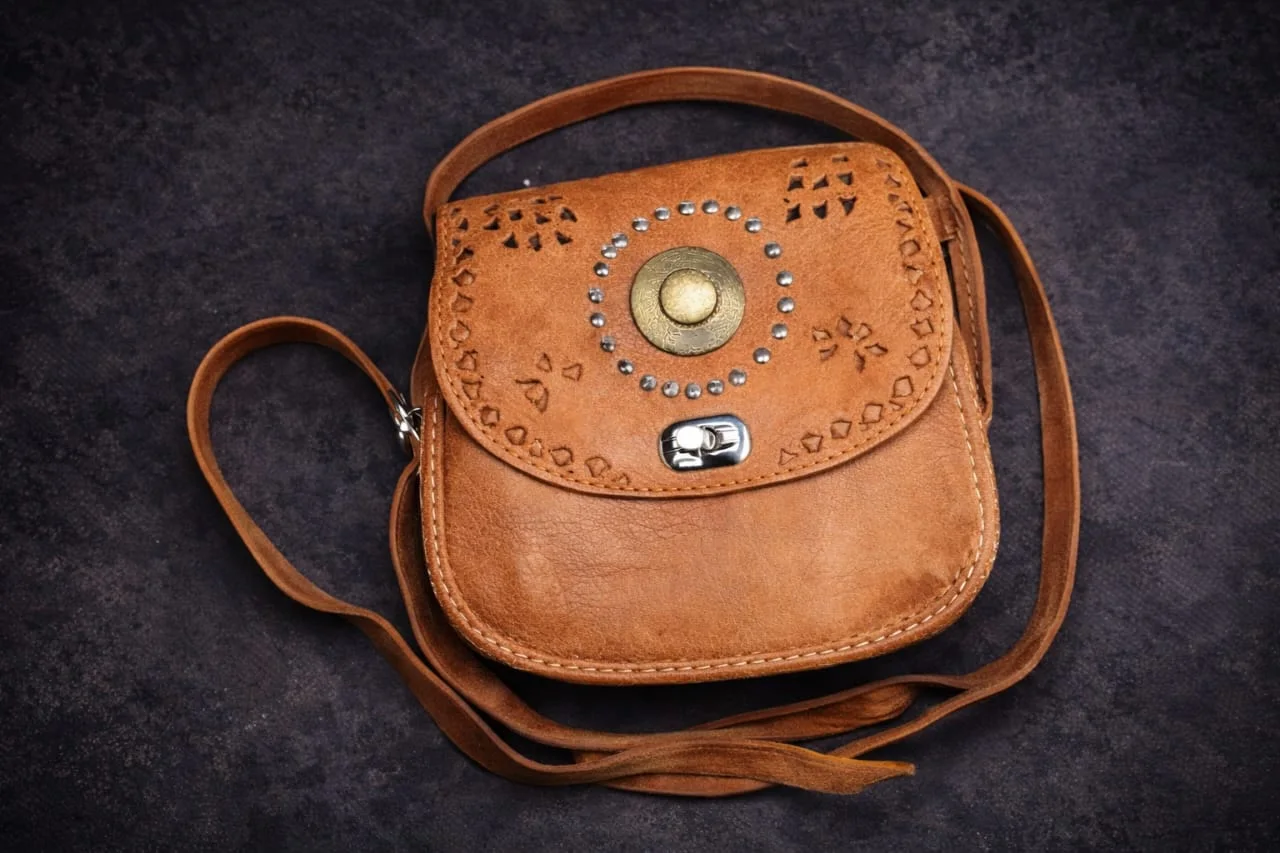 Handcrafted Moroccan Leather Crossbody Bag – Traditional Design