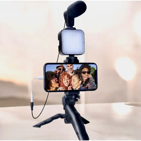 طقم تصوير متكامل للهاتف: ترايبود + ميكروفون + إضاءة LED + جهاز تحكم عن بعد  بلوتوث.