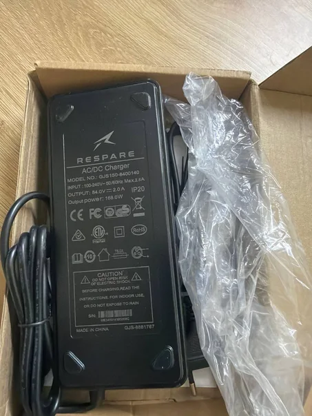 Chargeur 84v lp16
