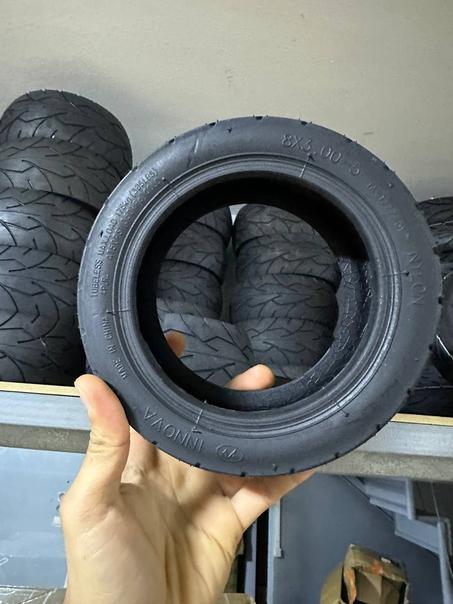 Pneu 8x3 pour vsset