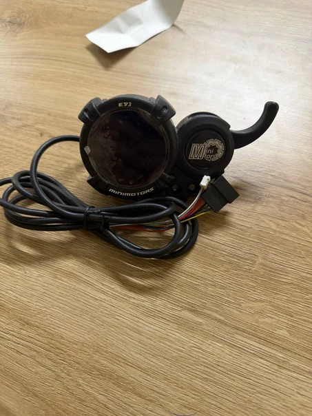 Display ey3 connecte