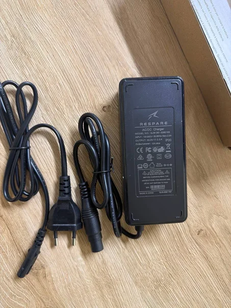 Chargeur Ninebot ZT3