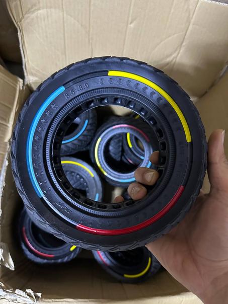 Pneu 8x3 solide pour vsset