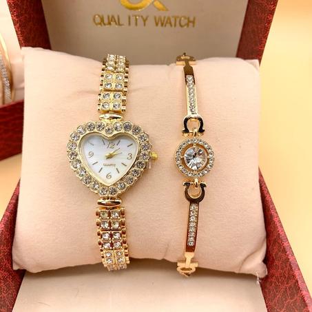 ساعة نسائية + براسلي (+ بوات هدية 🎁)