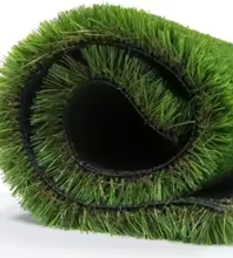 عشب صناعي بتصميم طبيعي