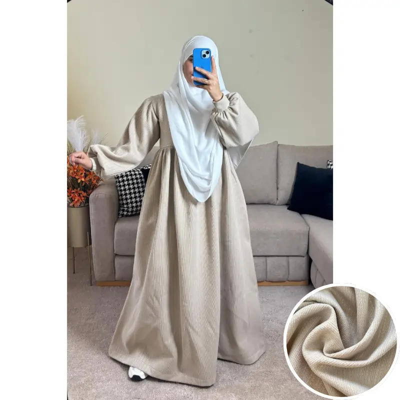 فستان ملك بثوب مليفة كشمير