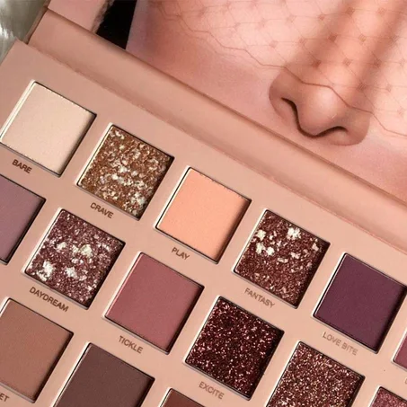 Huda Beauty Nude Eyeshadow باليت