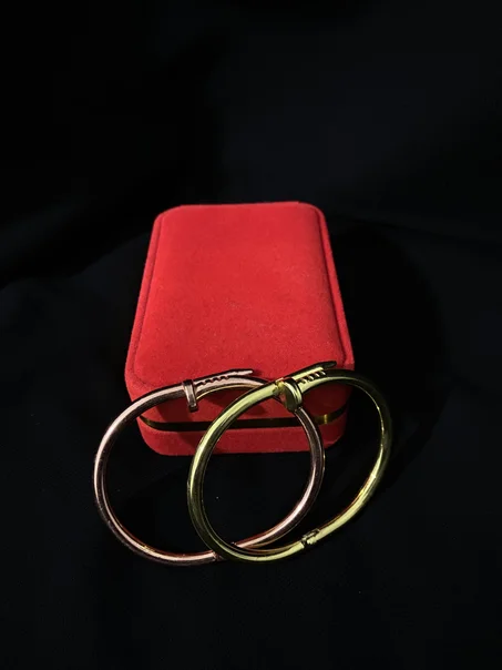 2 Van Cleef bracelet