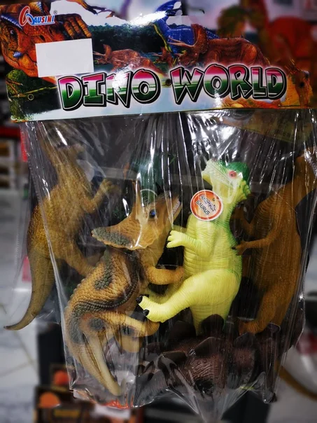 FIGURINE DINOSAURS AVEC ÉTIQUETTE