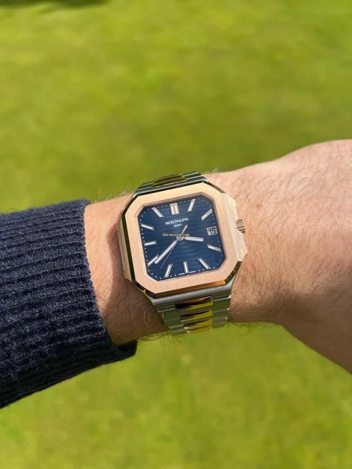 PATEK CARRÉ AVEC BOITE SIMPLE