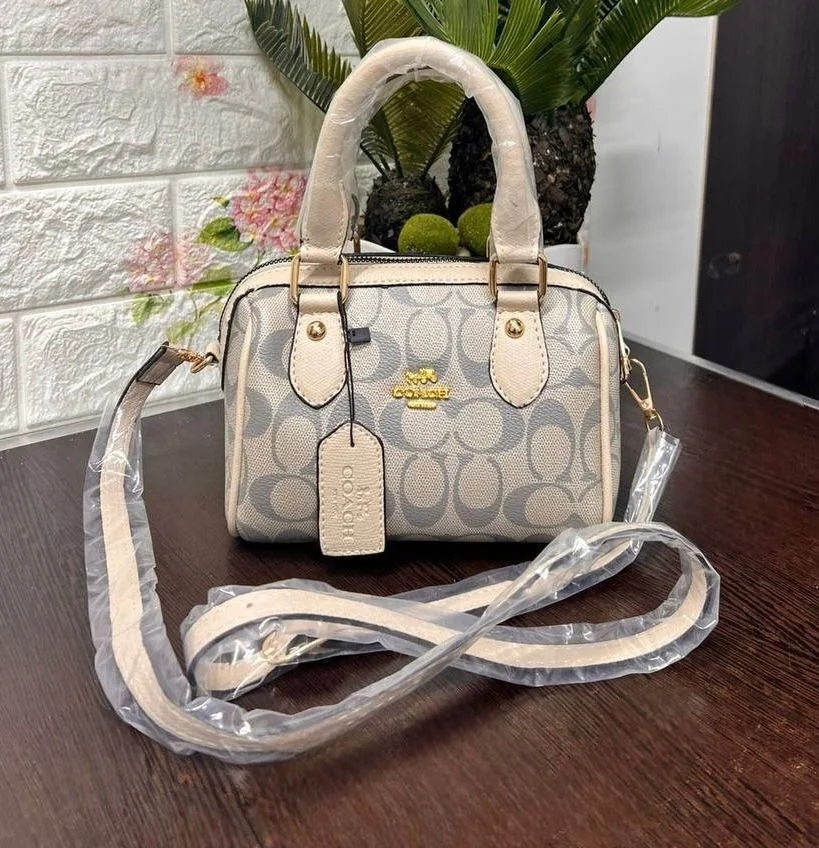 Mini Coach Sac – Élégance au Quotidien