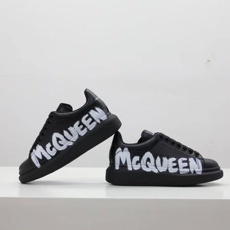 Alexander McQueen oversized Gravity Black