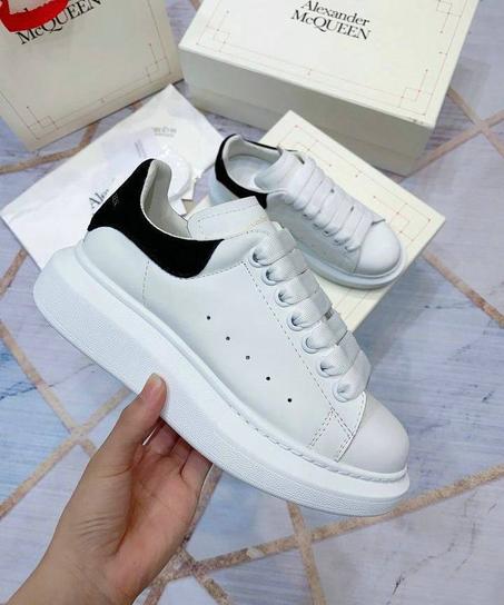 Alexander McQueen Oversized white Black