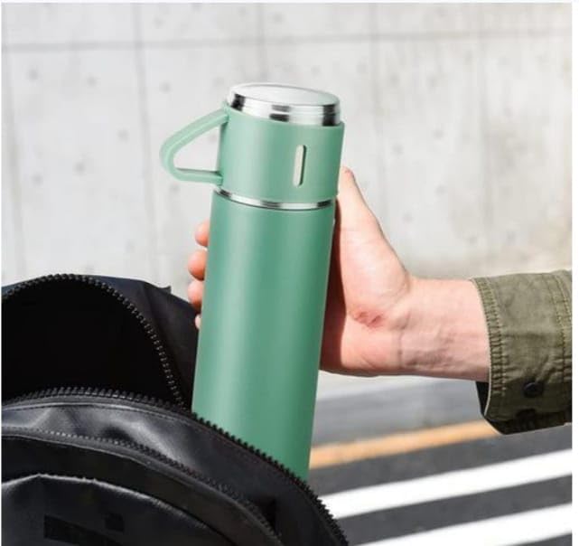 حافظة حرارية مع أكواب - Sports Water Bottle