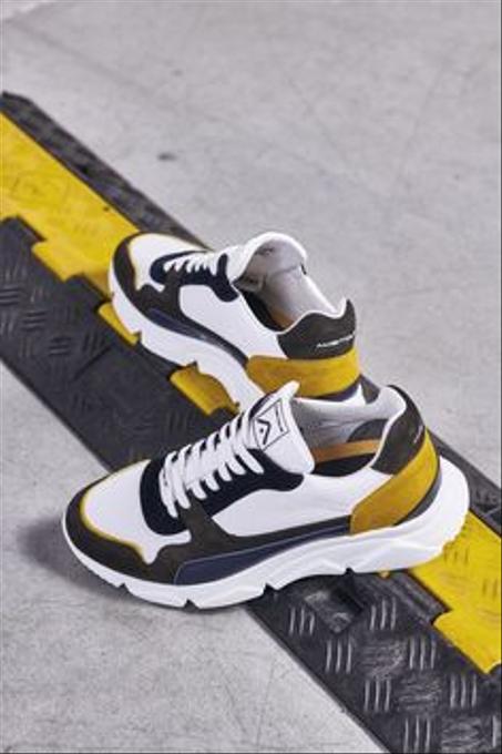 أحذية و ملابس