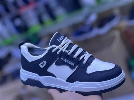 حذاء انيق في ثلاث الوان