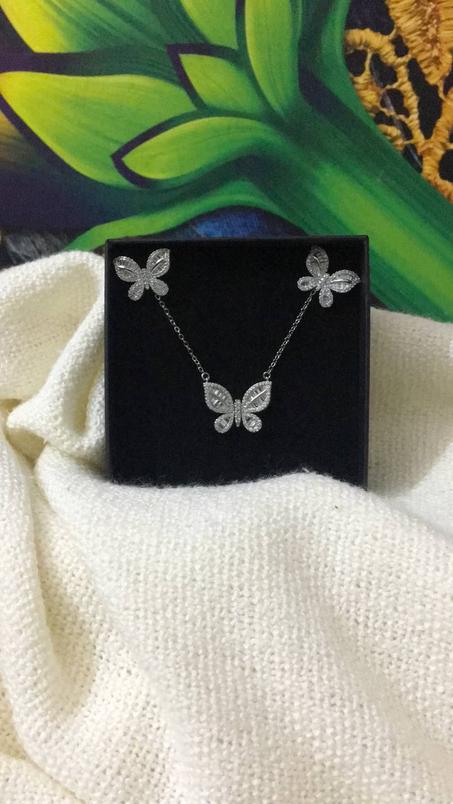 طقم الفراشة