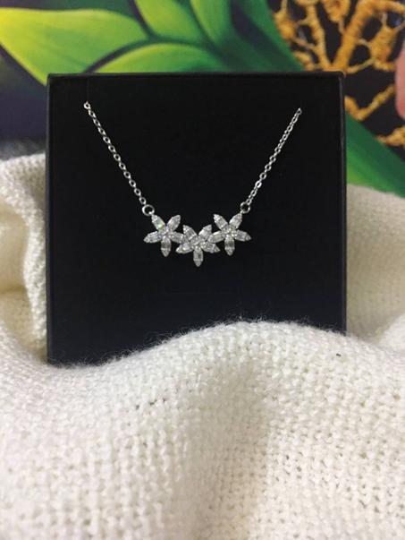 سلسال الورود -مطلي فضة