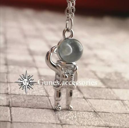 سلسال رائد الفضاء