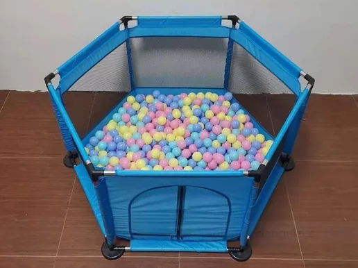 حظيرة ألعاب آمنة للأطفال بتصميم سداسي