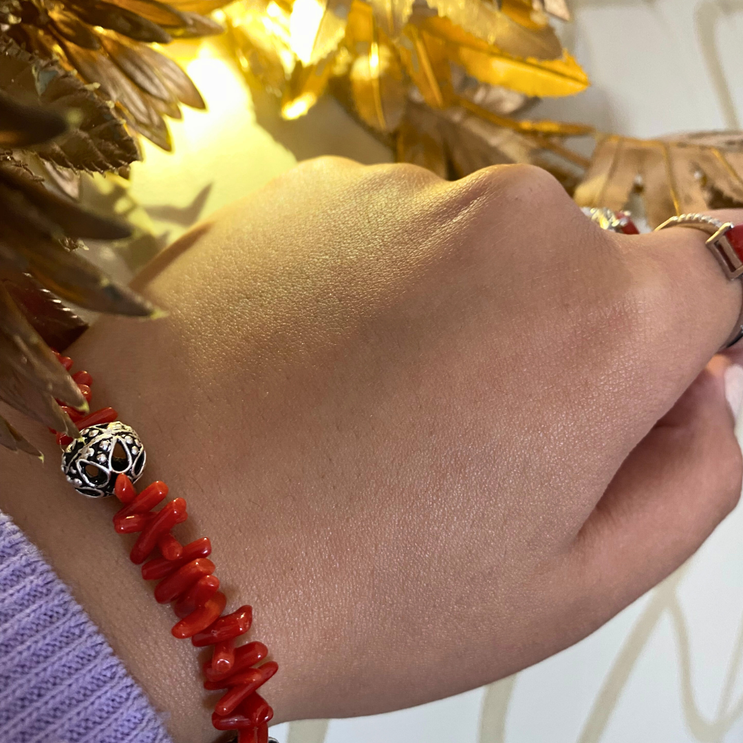 سوار من المرجان الملكي Bracelet En Corail et bille d