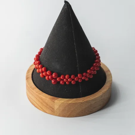 سوار من المرجان الأحمر