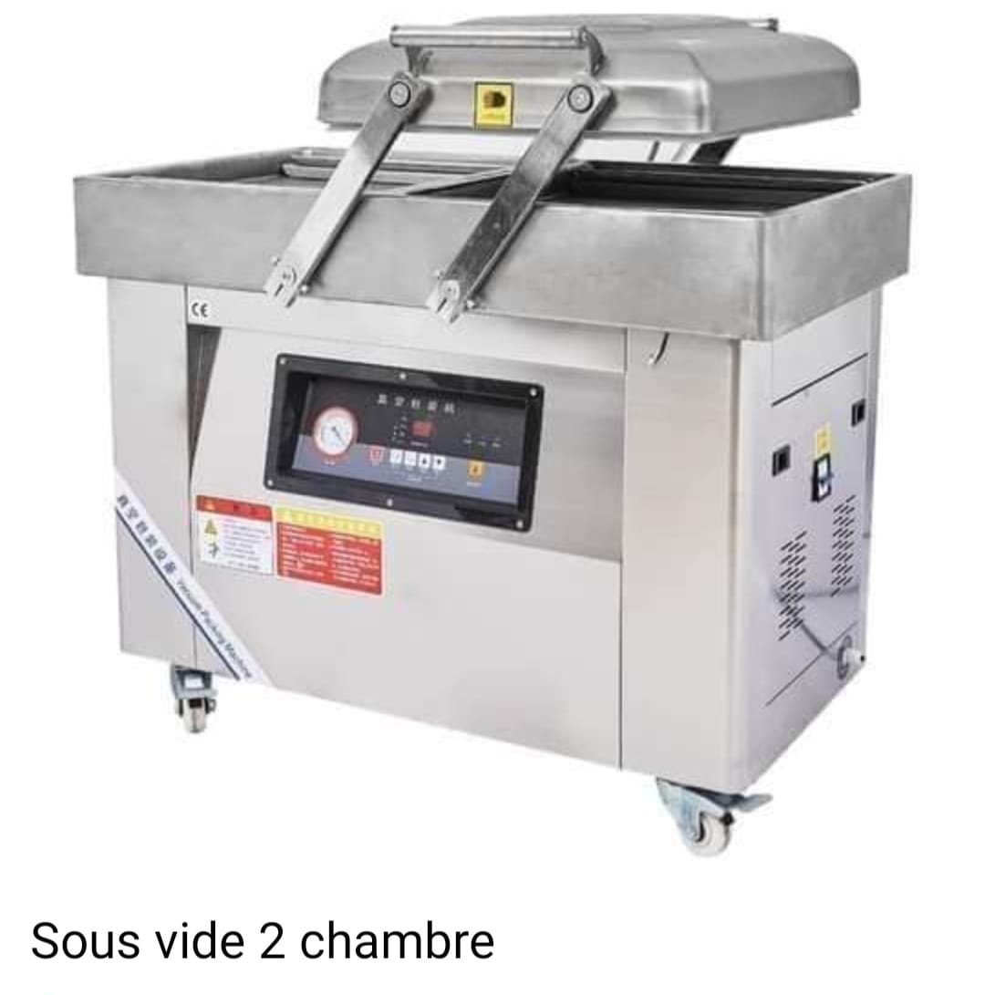 آلة تفريغ الهواء مزودة بغرفتين.