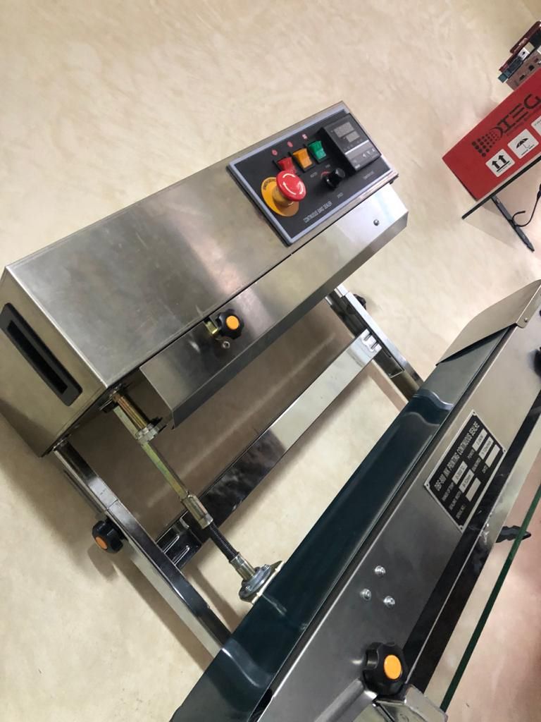 آلة لحام عمودية.