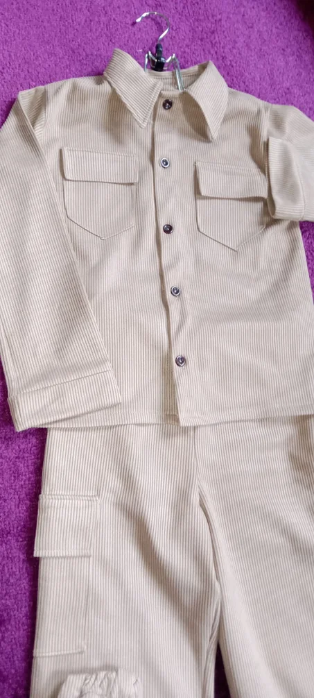 أونصومبل للأطفال من 7 الى 8 سنوات  مكون من قطعتين قميص وسروال بثوب قطيفة