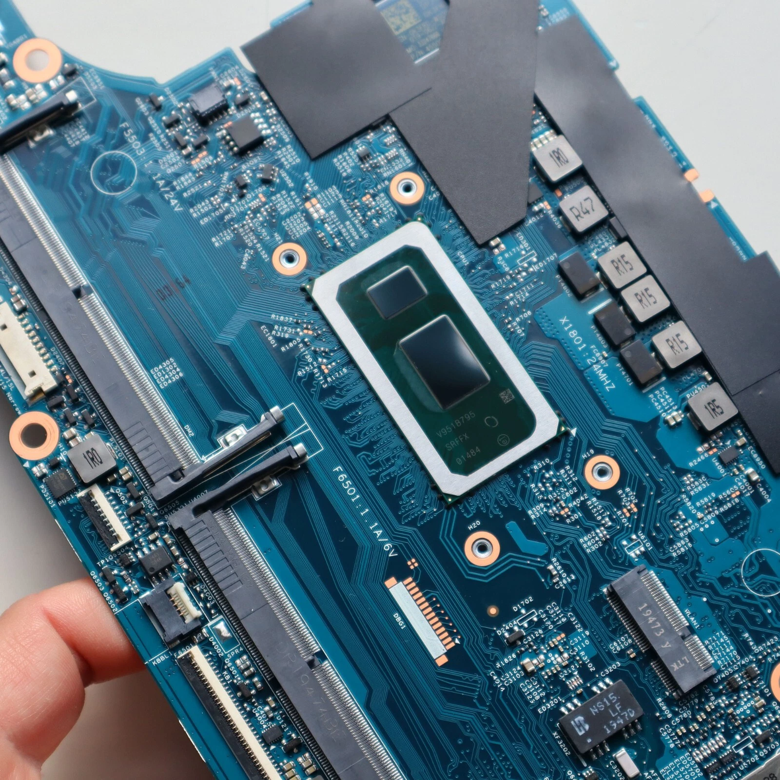 DELL LATITUDE 3500 Motherboard SRFFX Intel Core i5-8265U