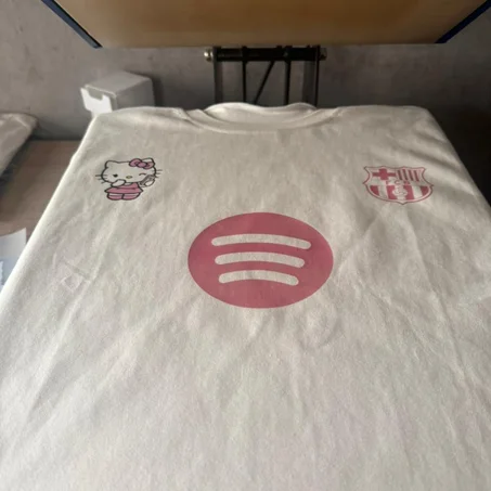 hello kitty barca t-shirt