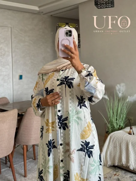 Un ensemble chic composé d’une chemise en tissu loulane 💐 et d’un pantalon en crêpe