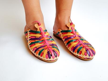 بلغة نسائية