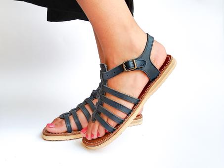 صندلة نسائية موديل تروبيزيان