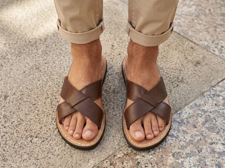 The Authentic” leather sandal – handmade craftsmanship with a modern touch.